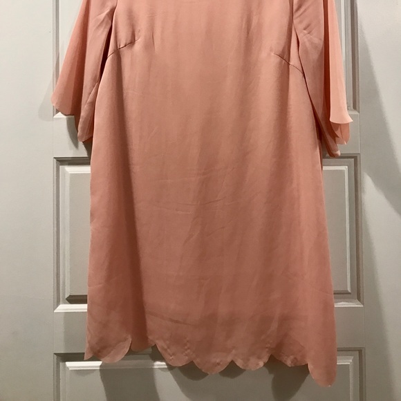 Pale Pink Keyhole Scalloped Dress Small Tobi - Picture 3 of 3